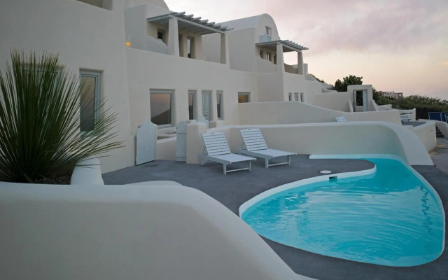 Dome Santorini Resort & Spa