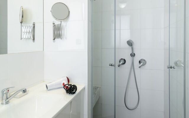 Comfort 3BR & Balcony by FeelHome