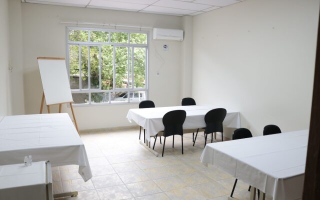 Soratur Hotel & Coworking