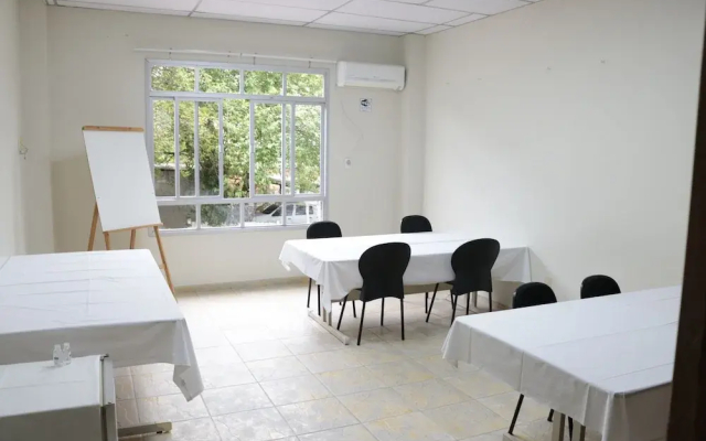 Soratur Hotel & Coworking