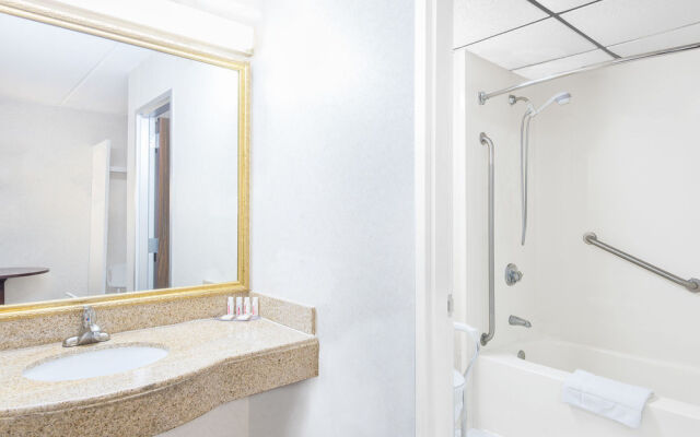 Howard Johnson Inn Saugerties