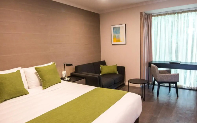 The Waverley International Hotel