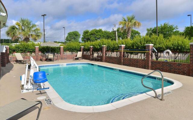 Comfort Inn & Suites