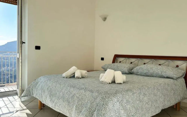 Lovely 6-bed Apartment on the Amalfi Coast