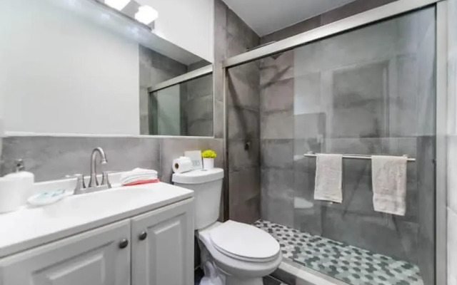 Beautiful 3 Bedroom House In Miami