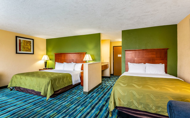 Quality Inn & Suites Farmington