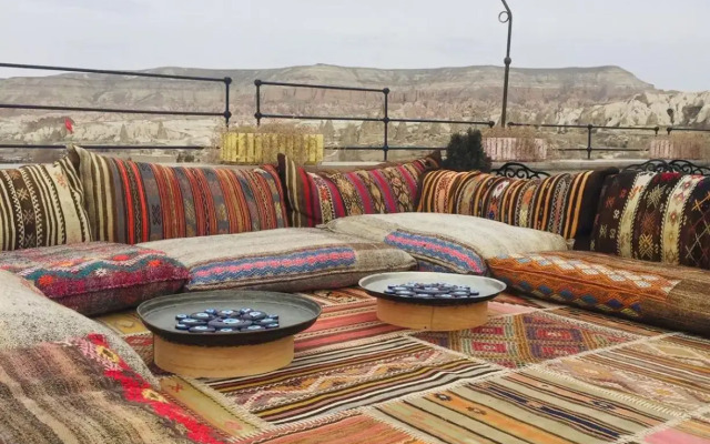 Caravanserai Inn Hotel
