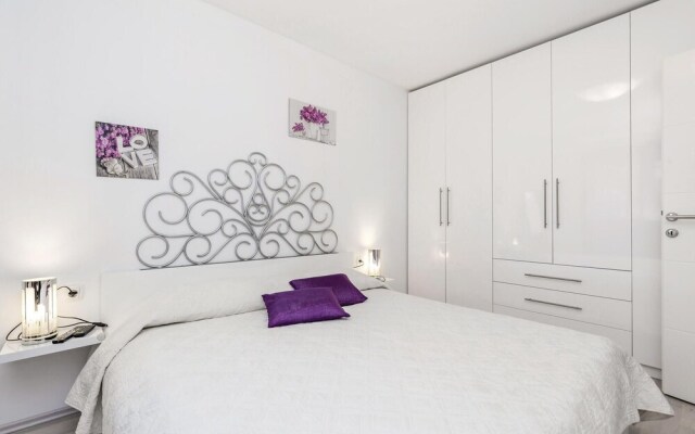 Nice Home in Rukavac With Wifi and 4 Bedrooms