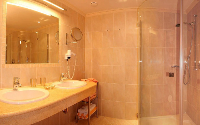 Alpenhotel Karwendel - Adults Only