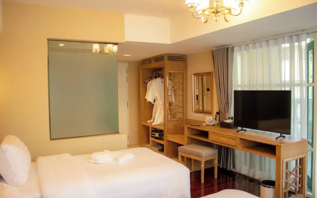 siri grand bangkok hotel