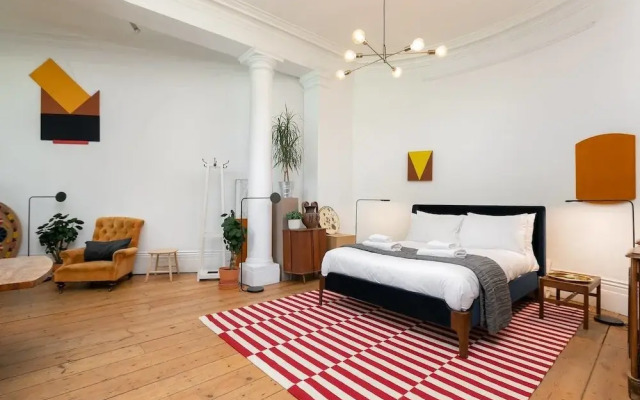 Fantastically Unique House for 3 With Large Garden