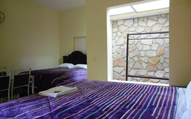 Hotel Renacimiento Tenam