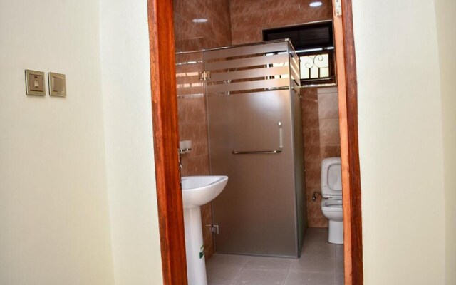 Lovely 2 Bed Apartment in Entebbe