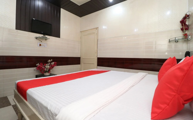 Oyo 28476 Jalandhar Guest House