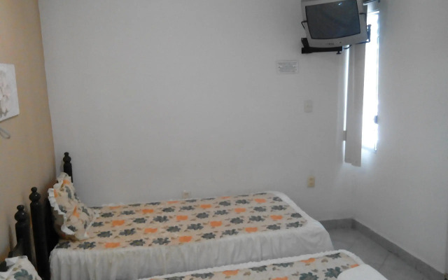 Hotel y Hostal Casa Risueño