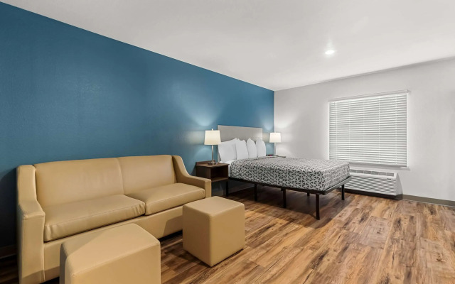Woodspring Suites Corona