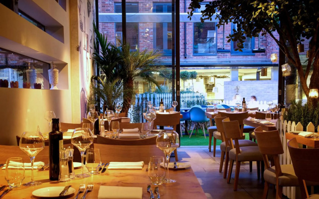 Oddfellows Chester Hotel and Apartments