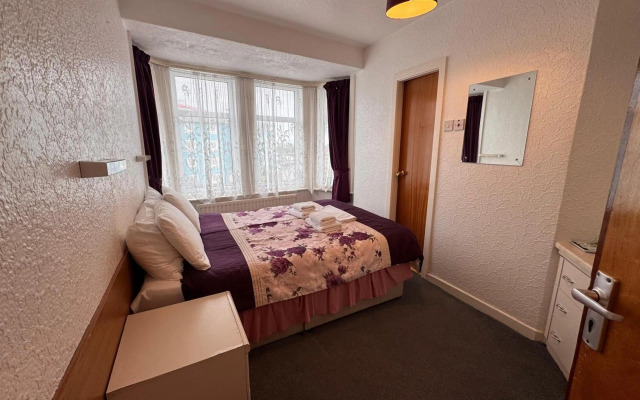 OYO Delton Hotel Blackpool Pleasure Beach