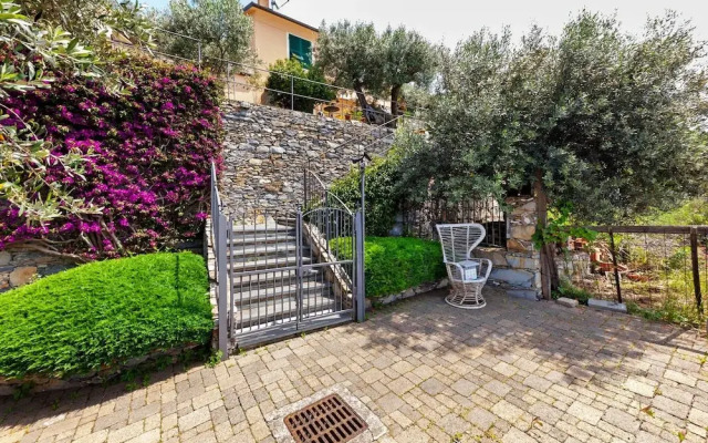 Lovely Apartment in Villa With Garden