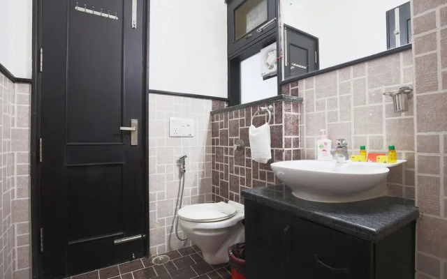 FabHotel Exotica Sector -105 Noida