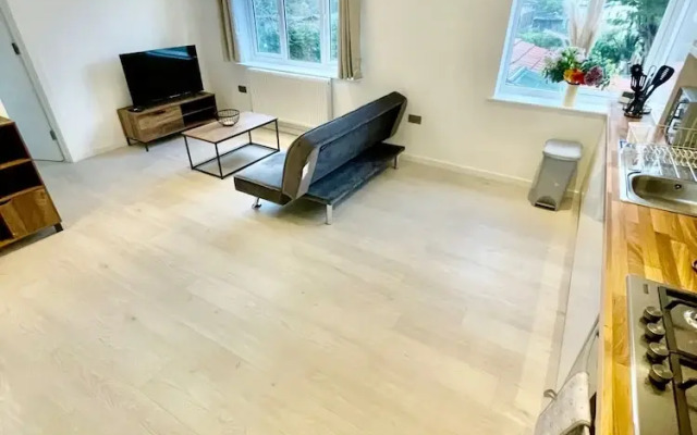 Cambridge Cozy 2 Bedroom Apartment 5 Sleep