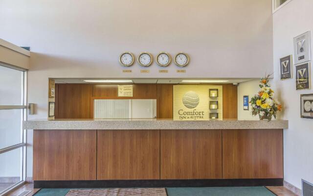 Comfort Inn & Suites
