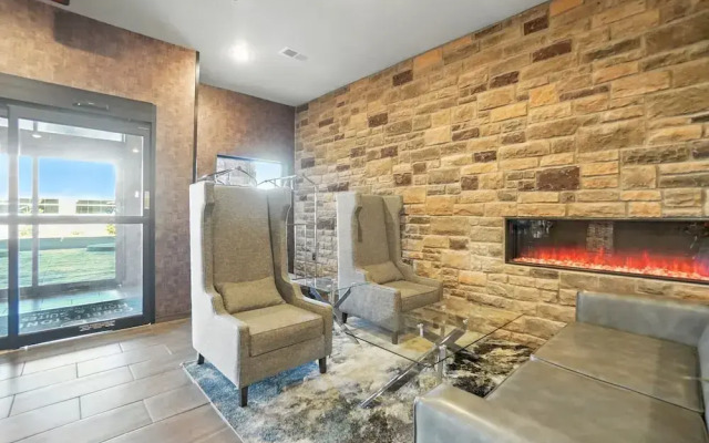 Cobblestone Hotel & Suites-Bellefontaine