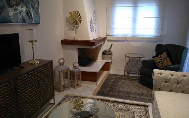 Christine's Golden Suite at Ioannina's Center