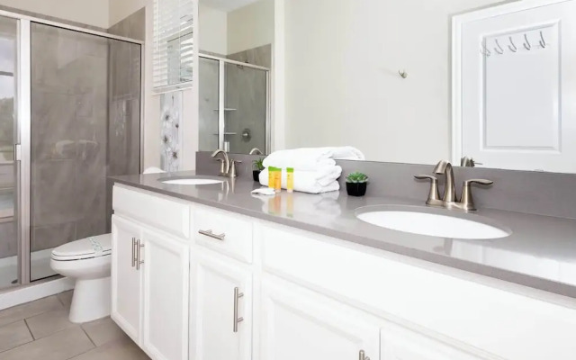 Storeybook Escape Sleeps 11!