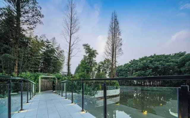 Yinshu Lunas Vila Courtyard Garden Resort  (Shanghai International Tourism Resort Branch)