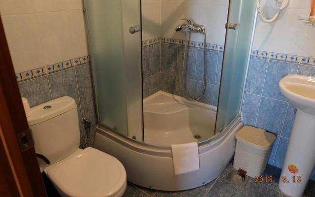 Lazurniy Guest House