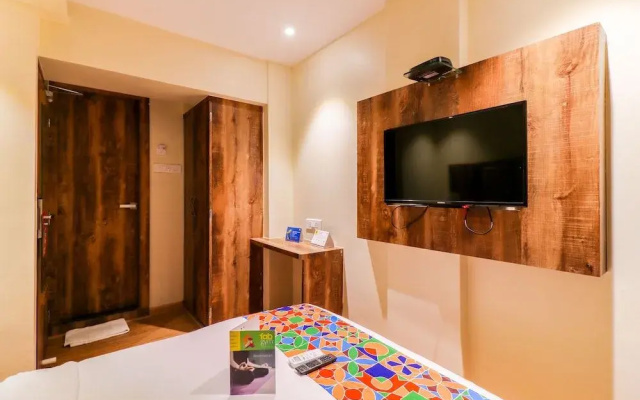 FabHotel Byaris International