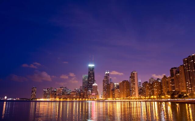Holiday Inn & Suites Chicago - Downtown by IHG