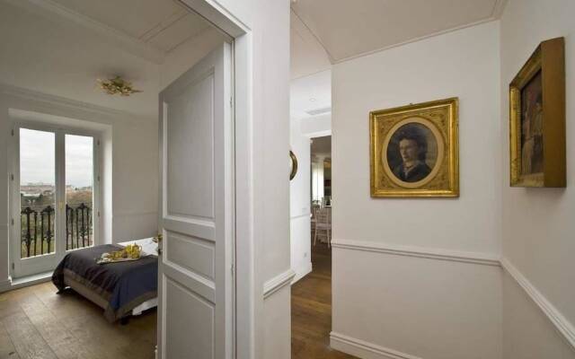 Domus Aurea Relais Guest House