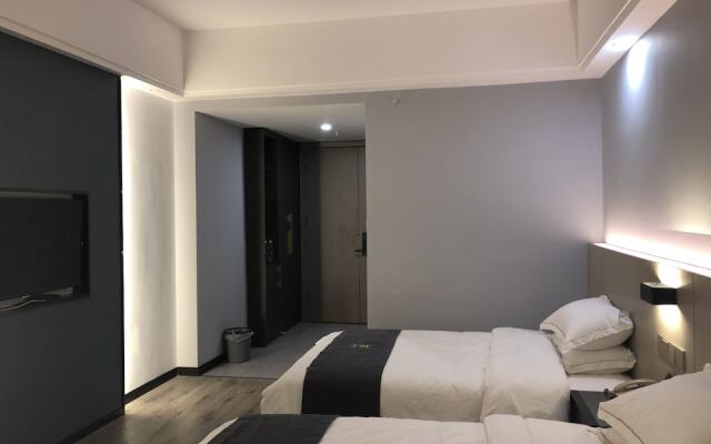 Heqi Hotel