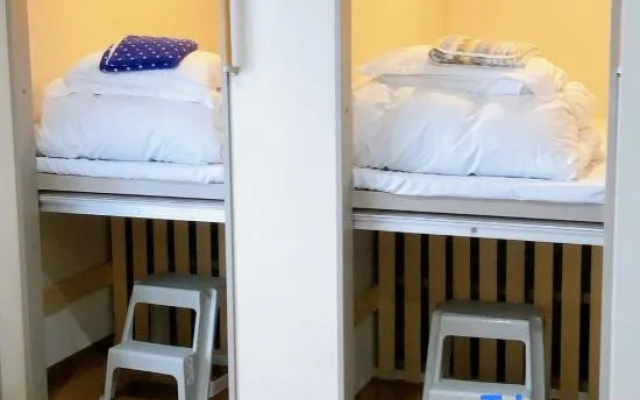 기숙사 내 침대 (여성용 기숙사) 사진 4