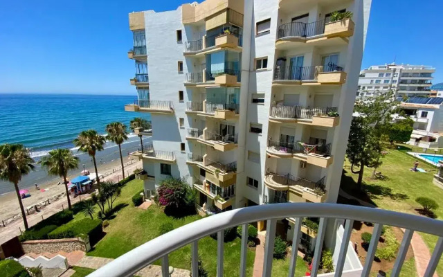 Apartment Overlooking the Beach