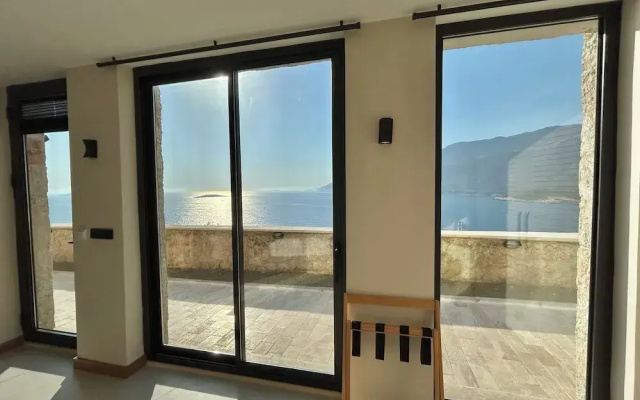 Lyxos Hotel