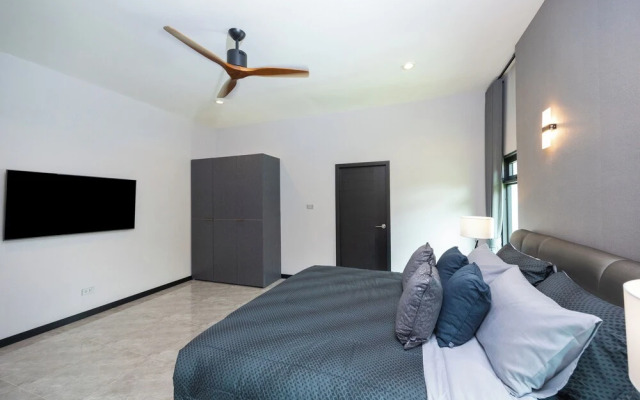 Villa Waree minutes to City and Beach