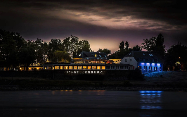 Schnellenburg am Rhein