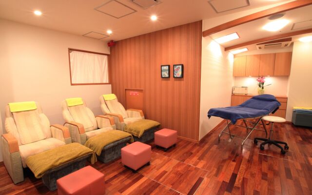 Capsule inn Osaka - Caters to Men