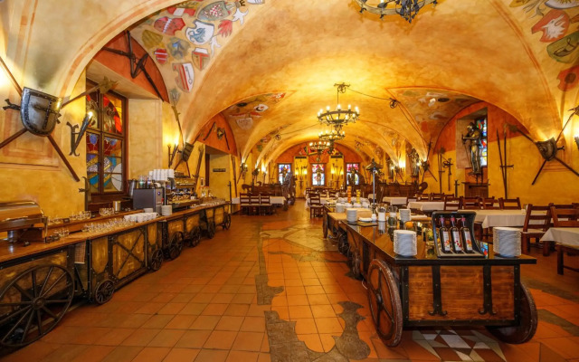Pytloun Old Armoury Hotel Prague