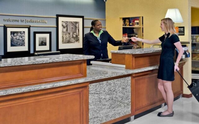 Hampton Inn & Suites Jacksonville Deerwood Park