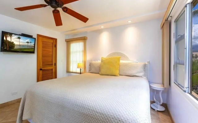 Royal Mauian #219 2 Bedroom Condo by RedAwning