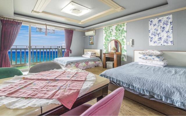 Ganghwa Badatgashimteo Pension