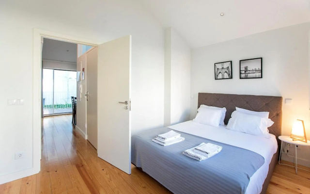 LovelyStay - Cozy 1BR in Santa Catarina w/ Balcony