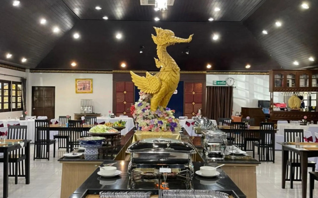 Luckswan resort