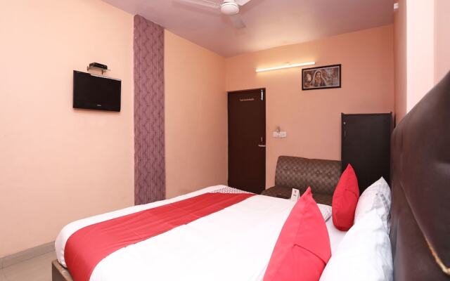 Collection O 12490 Hotel Paradise Plaza