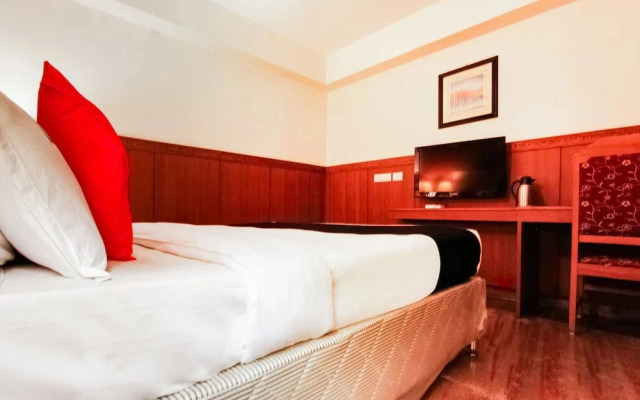 Hotel Raj by OYO