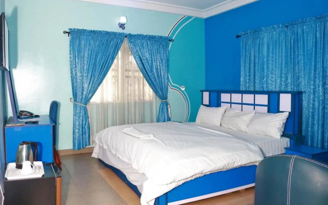 Resdon Hotel and Suites